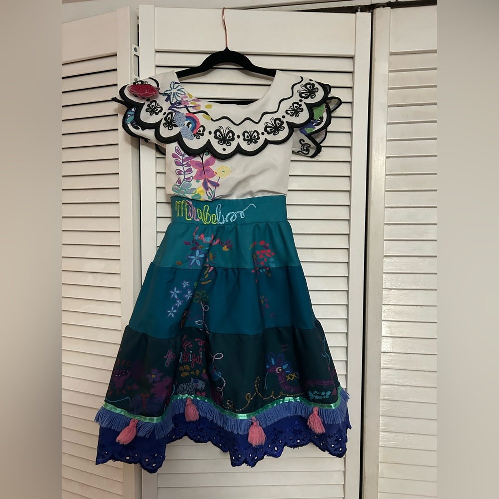 Disney Encanto Mirabel Floral Embroidered White Dress size 3T